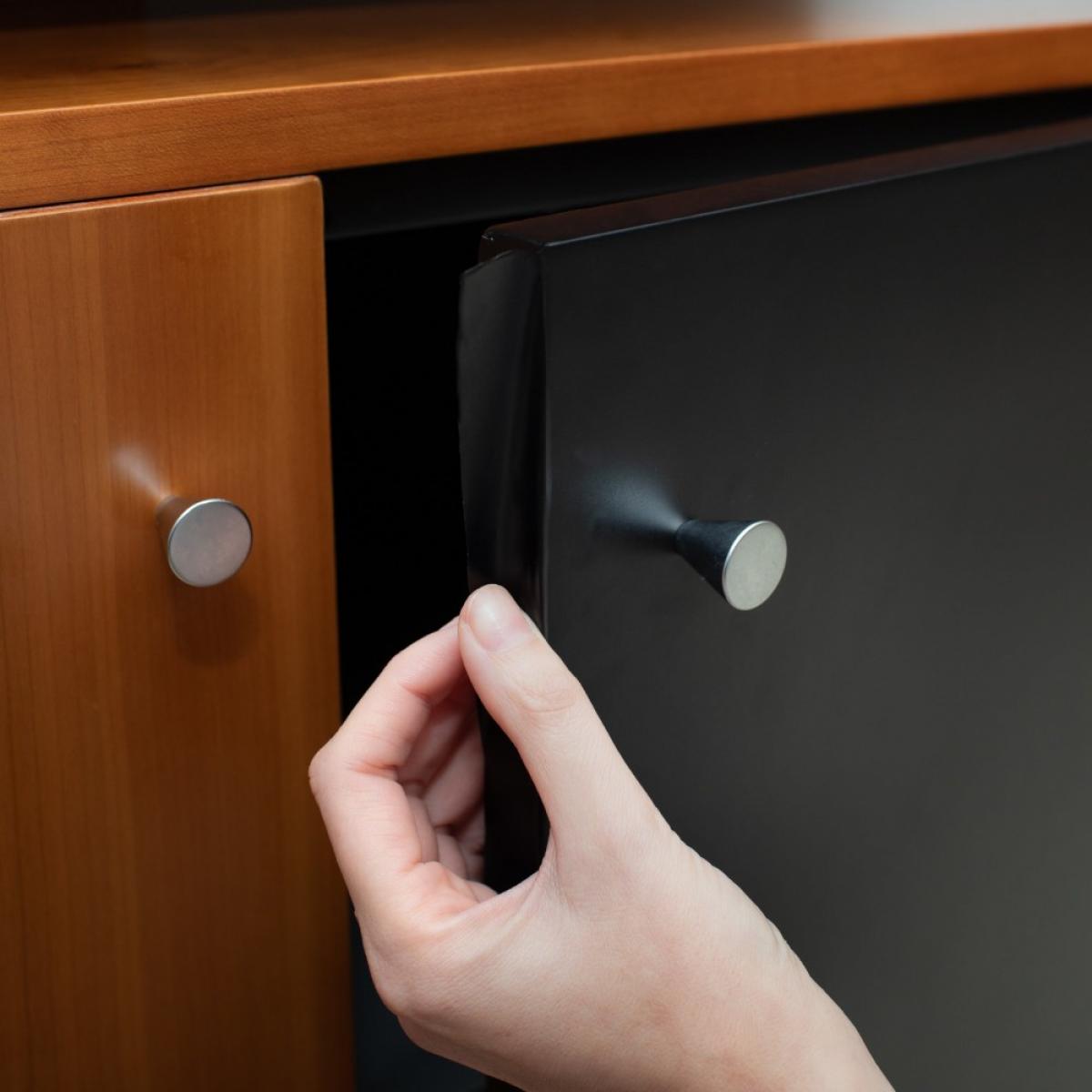 Vinilo autoadhesivo Low Cost mate  NEGRO