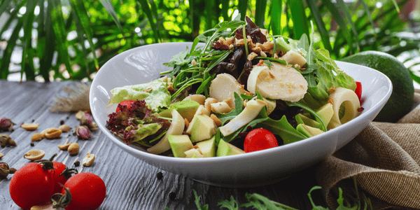 Ensalada de rúcula y aguacate