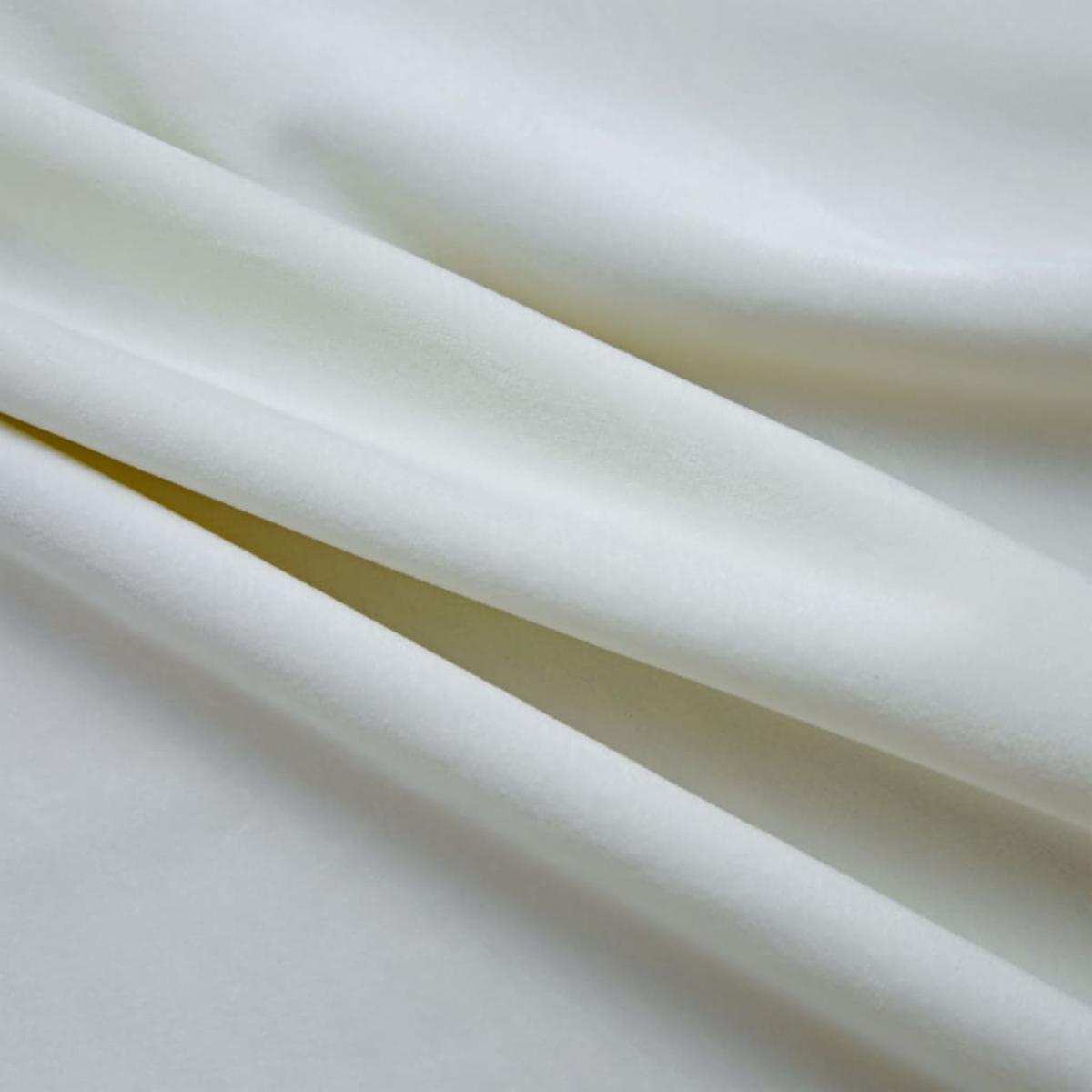 Cortinas opacas con anillas 2 pzas terciopelo crema 140x245 cm