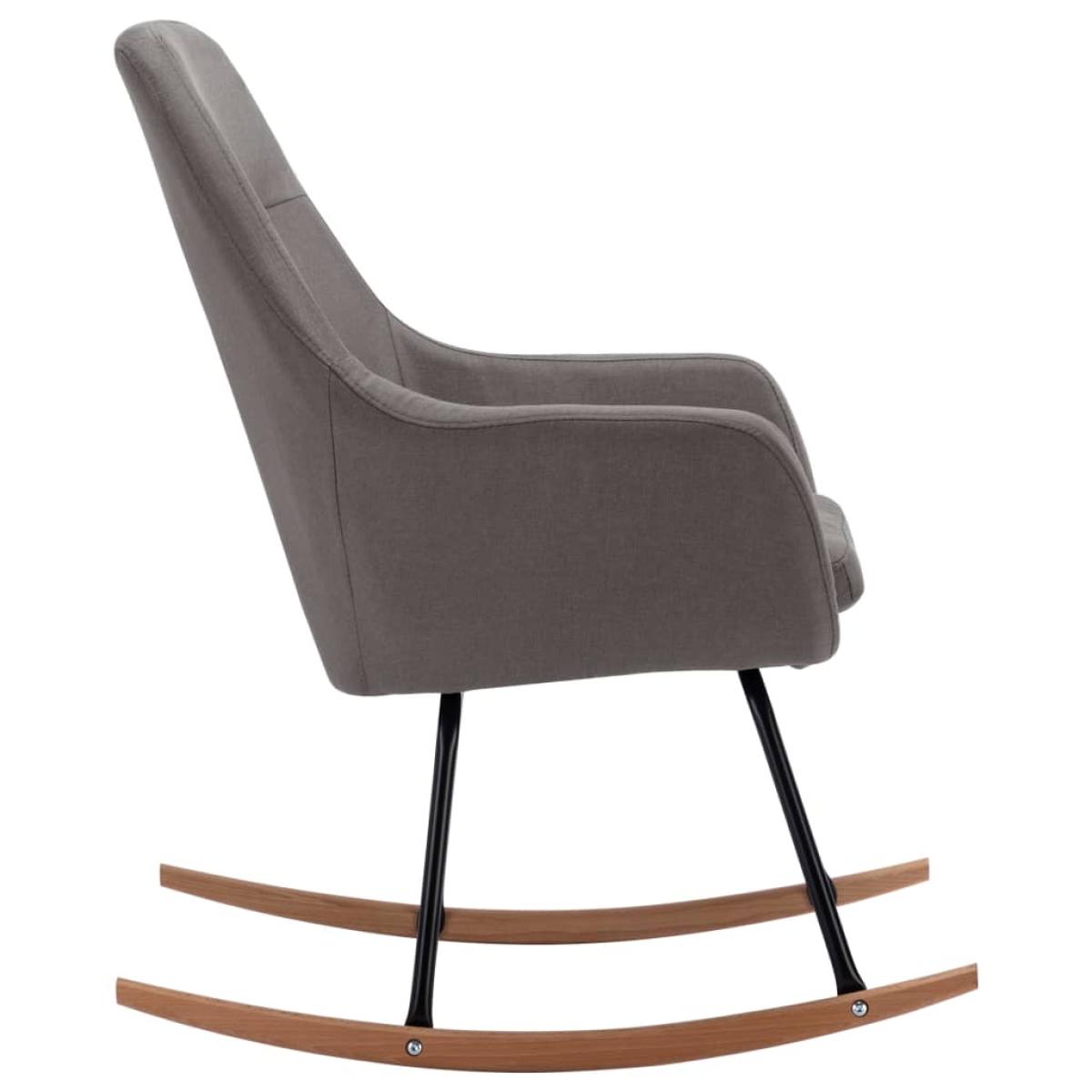 Silla mecedora de tela gris claro