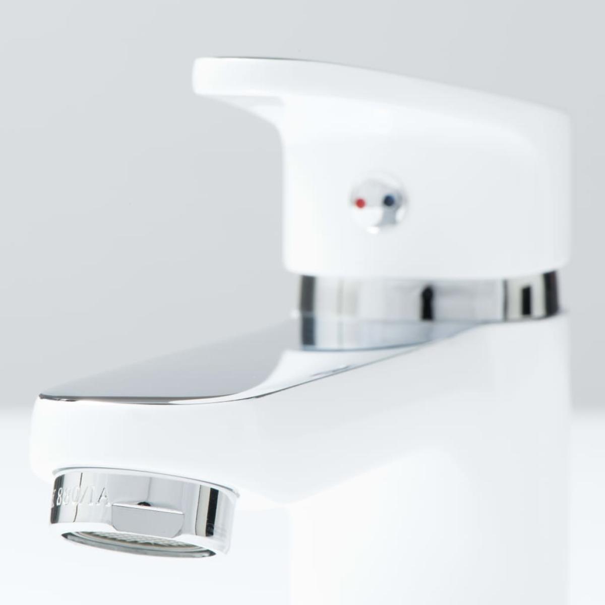 SCHÜTTE Grifo mezclador de lavabo ALASKA blanco y cromado