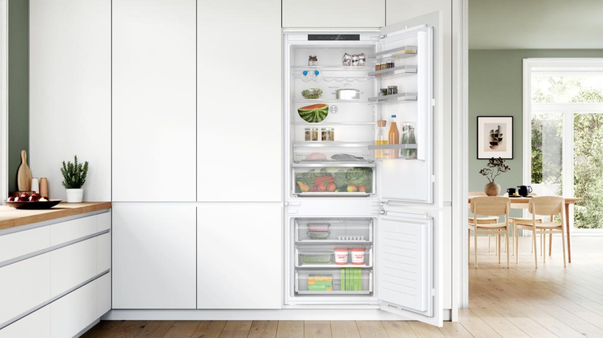 COMBI INT.BOSCH KBN96VFE0 194X71 NF CONG. E 383L P.FIJA