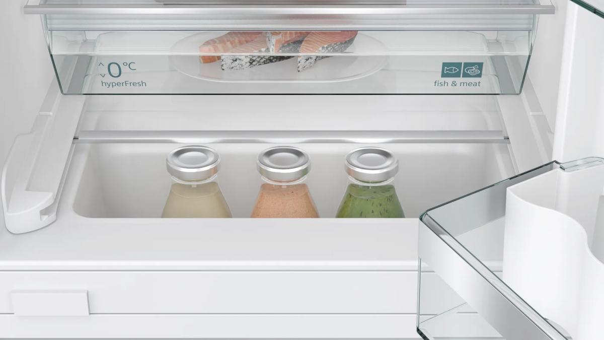 FRIGO 1P INT. SIEMENS KU21RADE0 CICLICO E 82X60 134L BAJO ENCIMERA