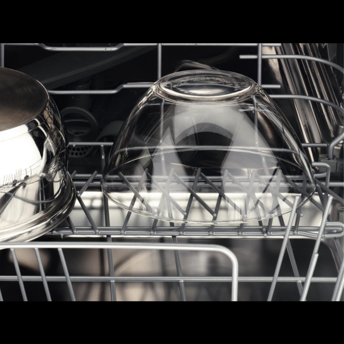 LAVAVAJILLAS INT.AEG FSE72507P 10CUB E 3ª BANDEJA INVERTER 45CM