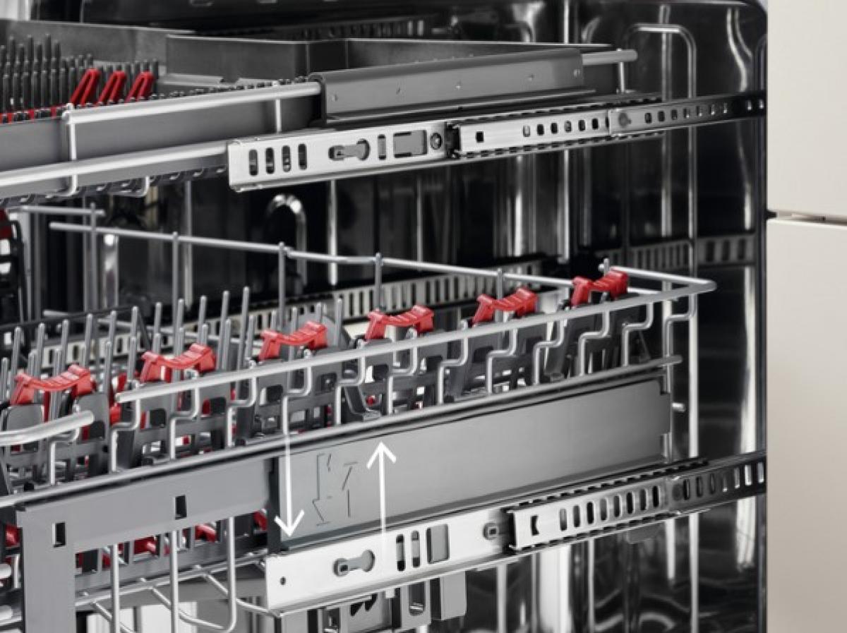 LAVAVAJILLAS AEG FFB74907ZM 14CUB. C 3ª BANDEJA INOX AIRDRY