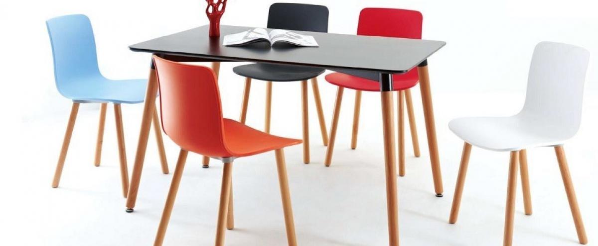 Mesa NURY, madera, tapa lacada negra, 120 x 80 cms