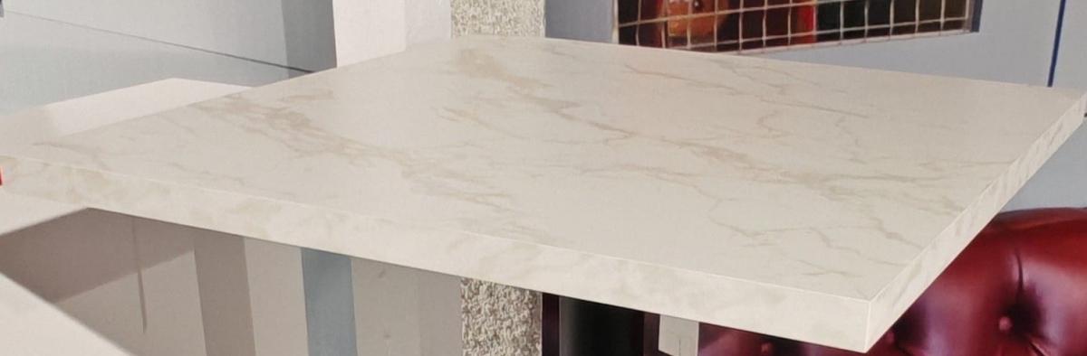 Tablero de melamina 30 mm, MÁRMOL CARRARA, 80 x 80 cms