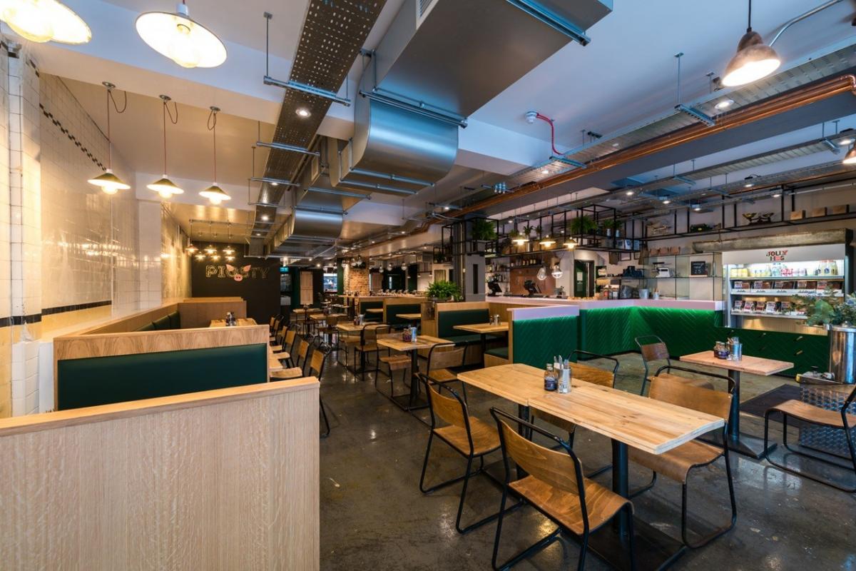 Silla LIVERPOOL, apilable, negra, contrachapado de abedul