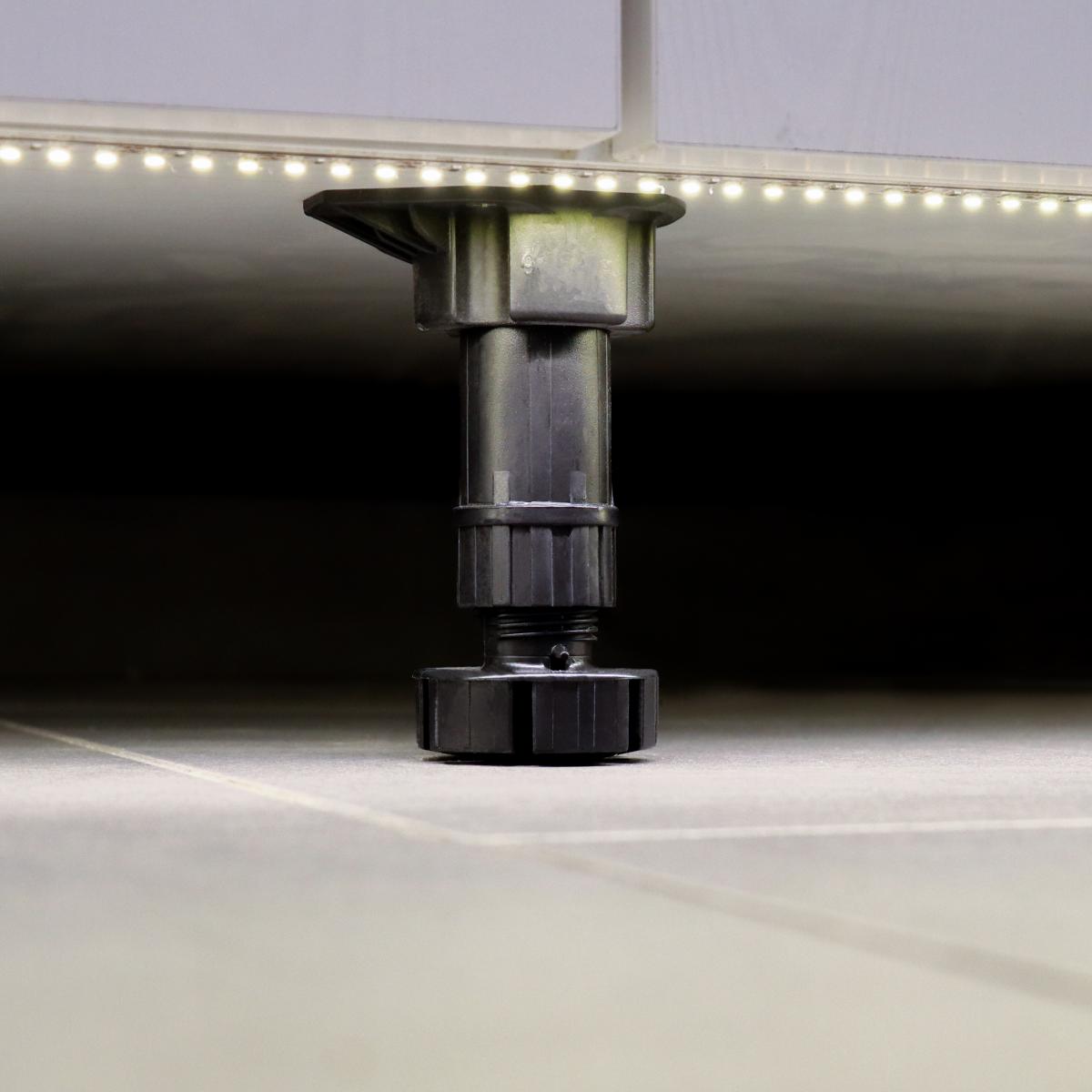 Kit de pies niveladores Bone para mueble con pinza para zócalos