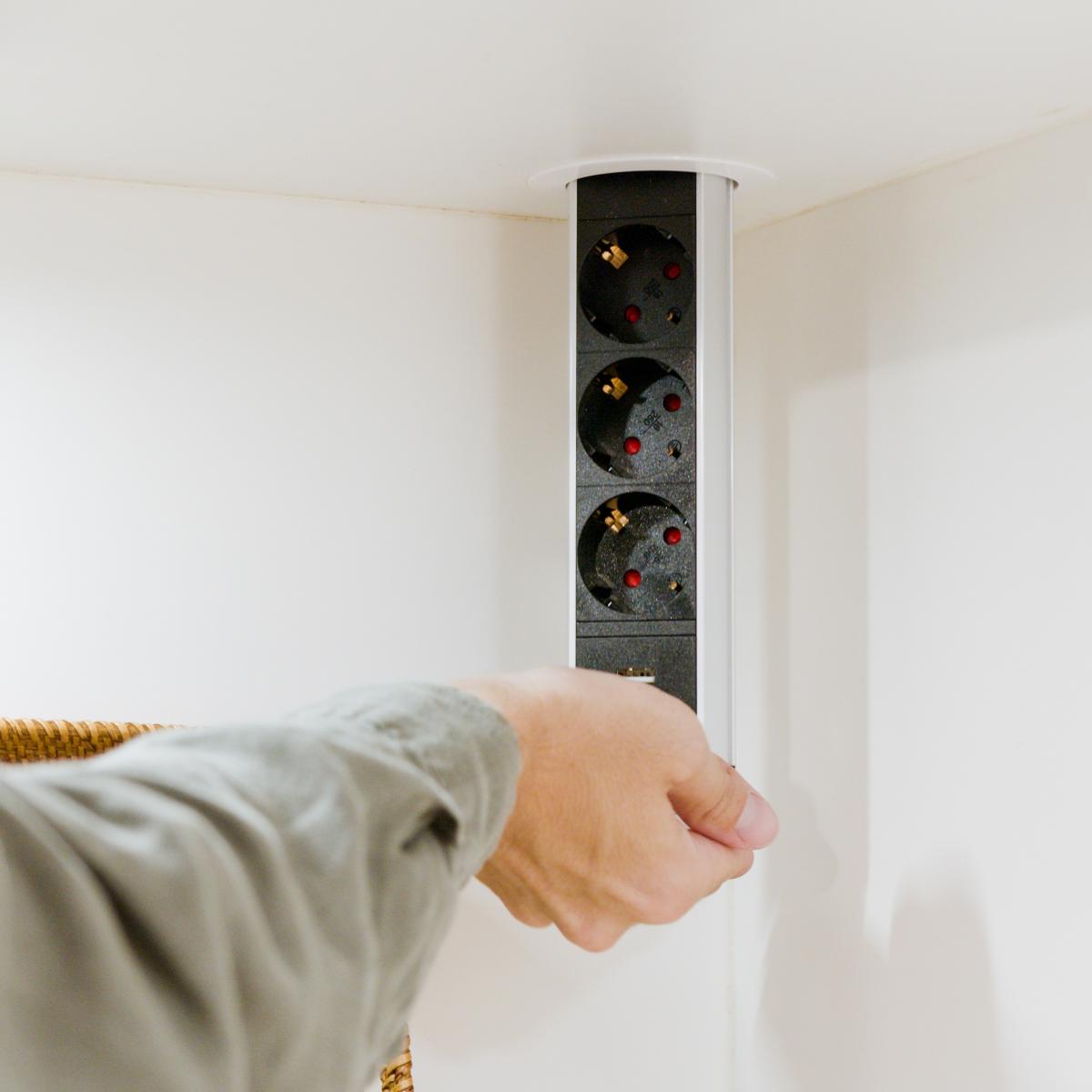 Multiconector elevable Vertikal (Ø60mm)