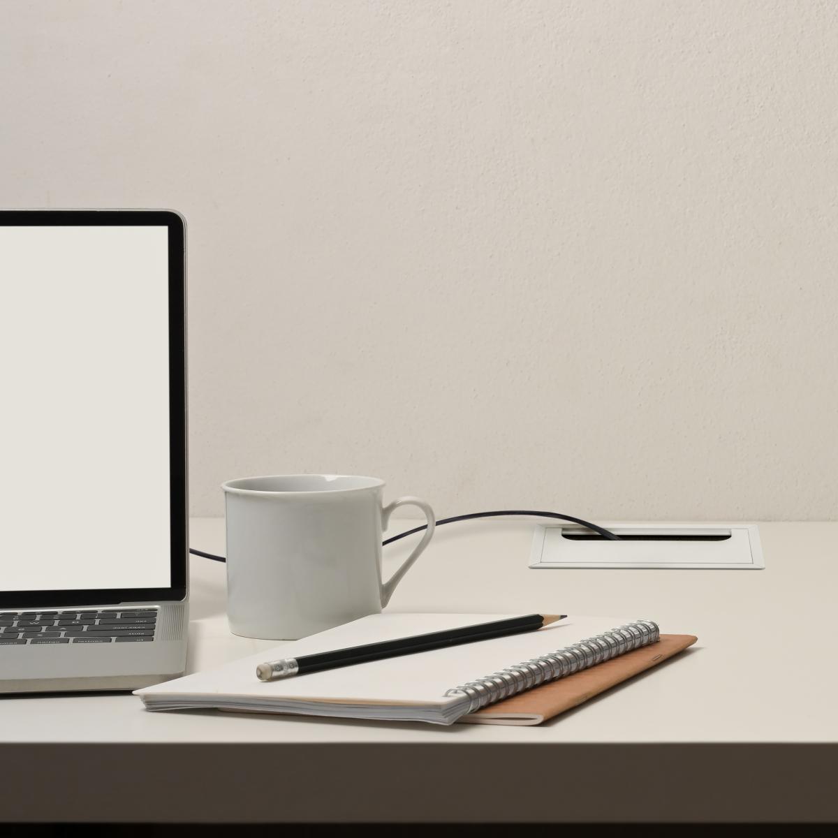 Pasacables Quadrum para mesa, rectangular (159x80mm, 269x80mm)