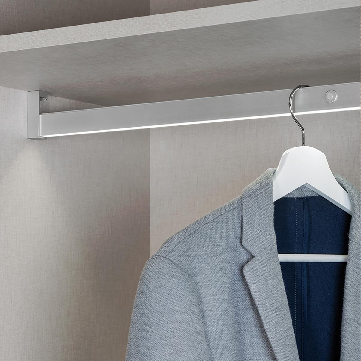 Barra para armario con luz LED Castor, batería extraible y sensor de movimiento