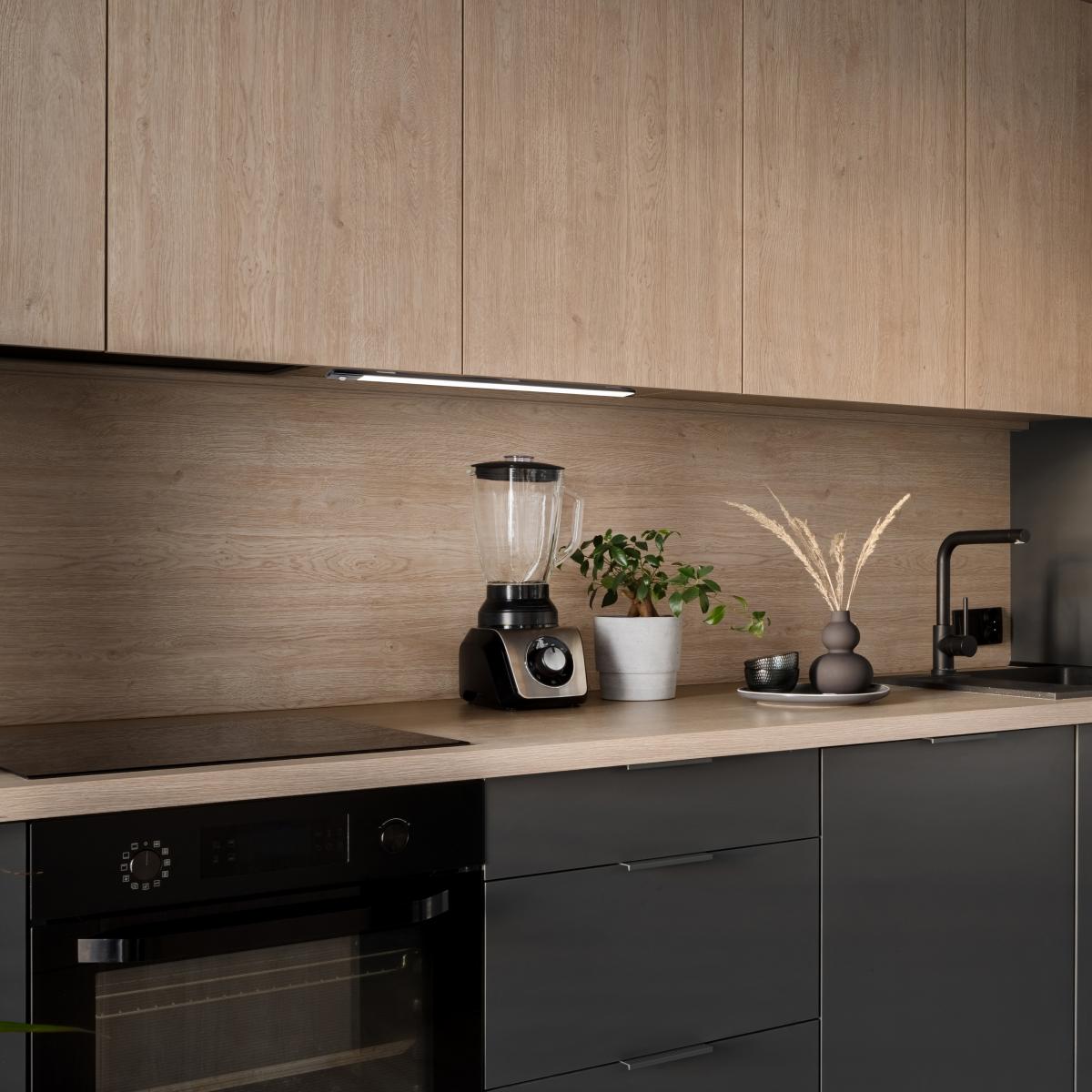 Aplique LED recargable por USB Kaus Black con sensor de movimiento