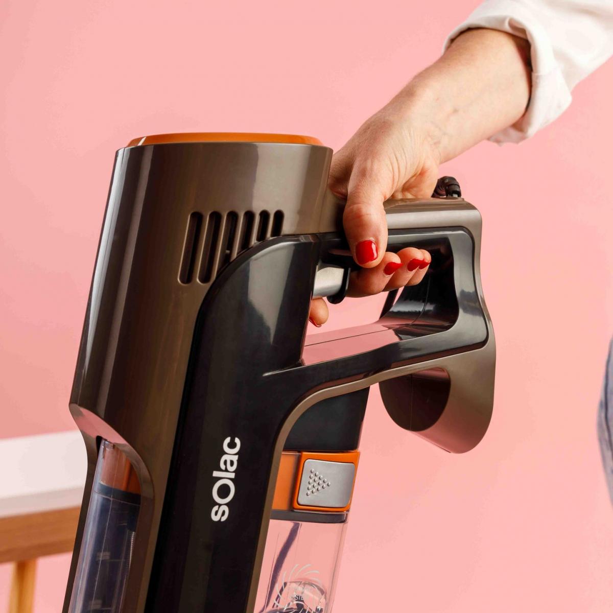 ESCOBA CON CABLE SOLAC AEC600 600W S94811900