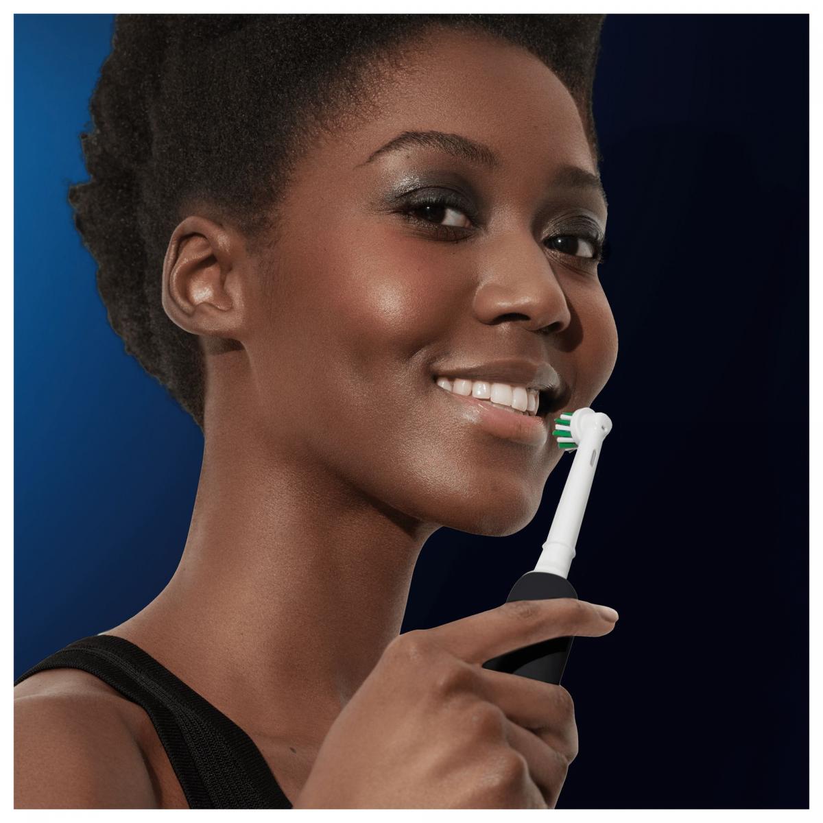 DENTAL ORAL B PRO 1 NEGRO (2 RECAMBIOS)