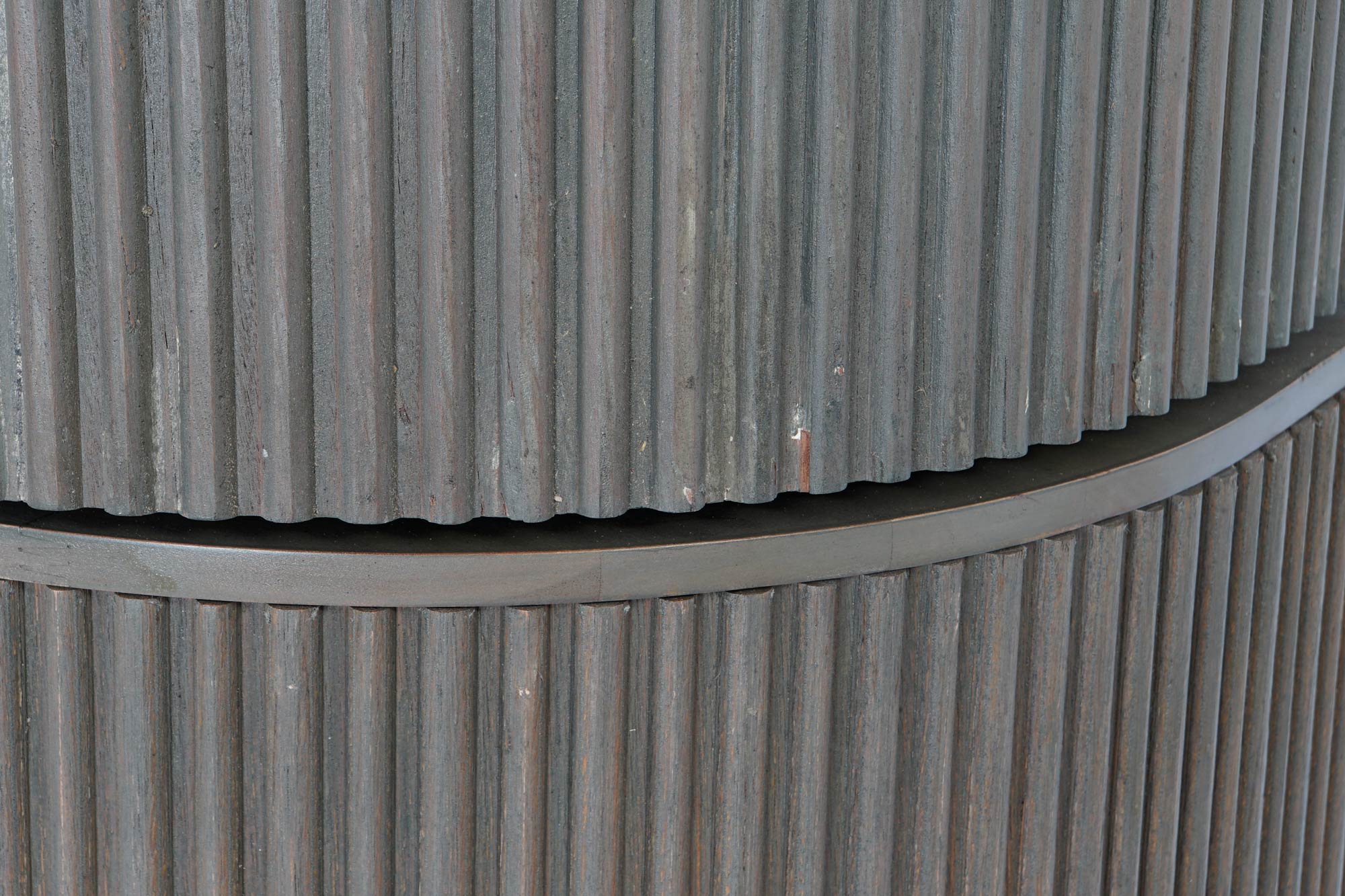 Vitrina jamun cristal 177x40x180 gris