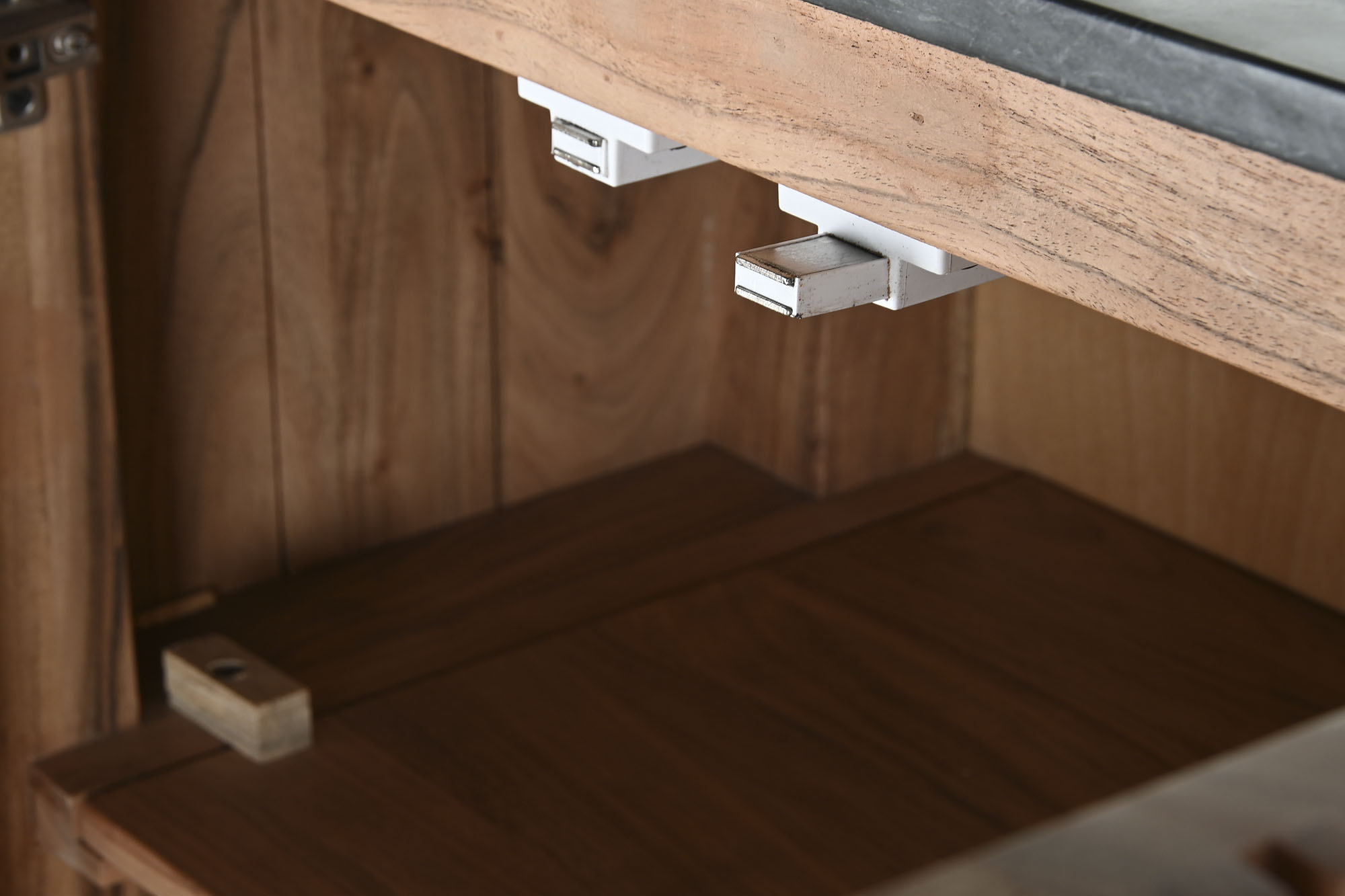 Aparador acacia marmol 85x45x130 negro