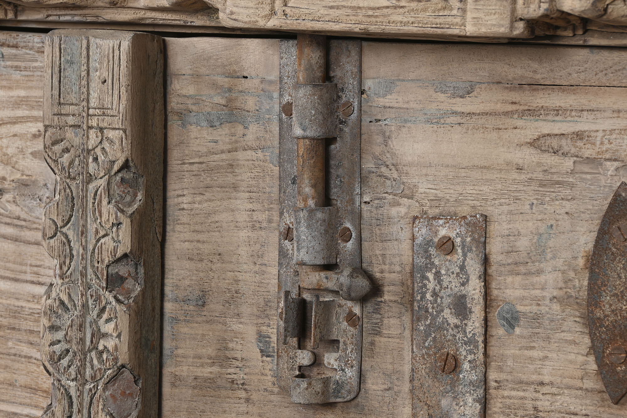 Aparador madera 167x51x92 pieza unica surtida