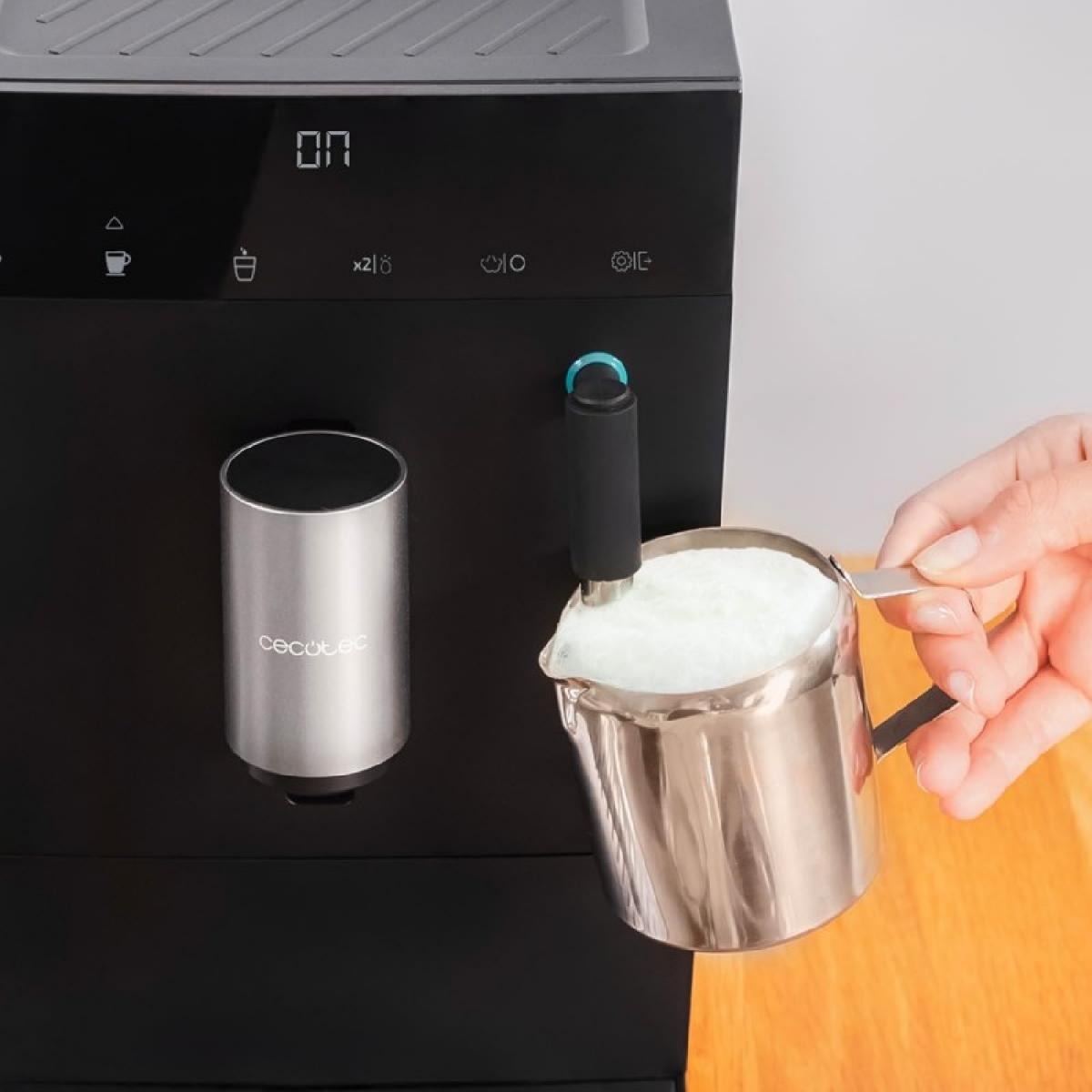 Cecotec Cafeteras superautomáticas Cremmaet Compact Steam (Amazon)