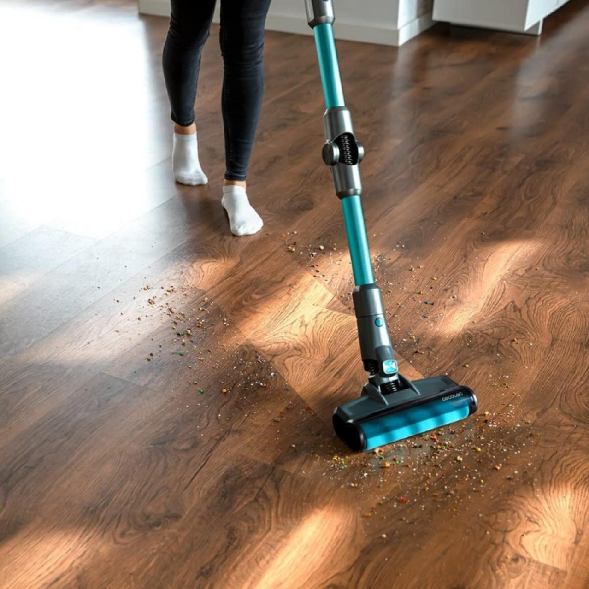 Cecotec Aspiradores verticales BLDC Conga Rockstar 1700 Advance Ergowet