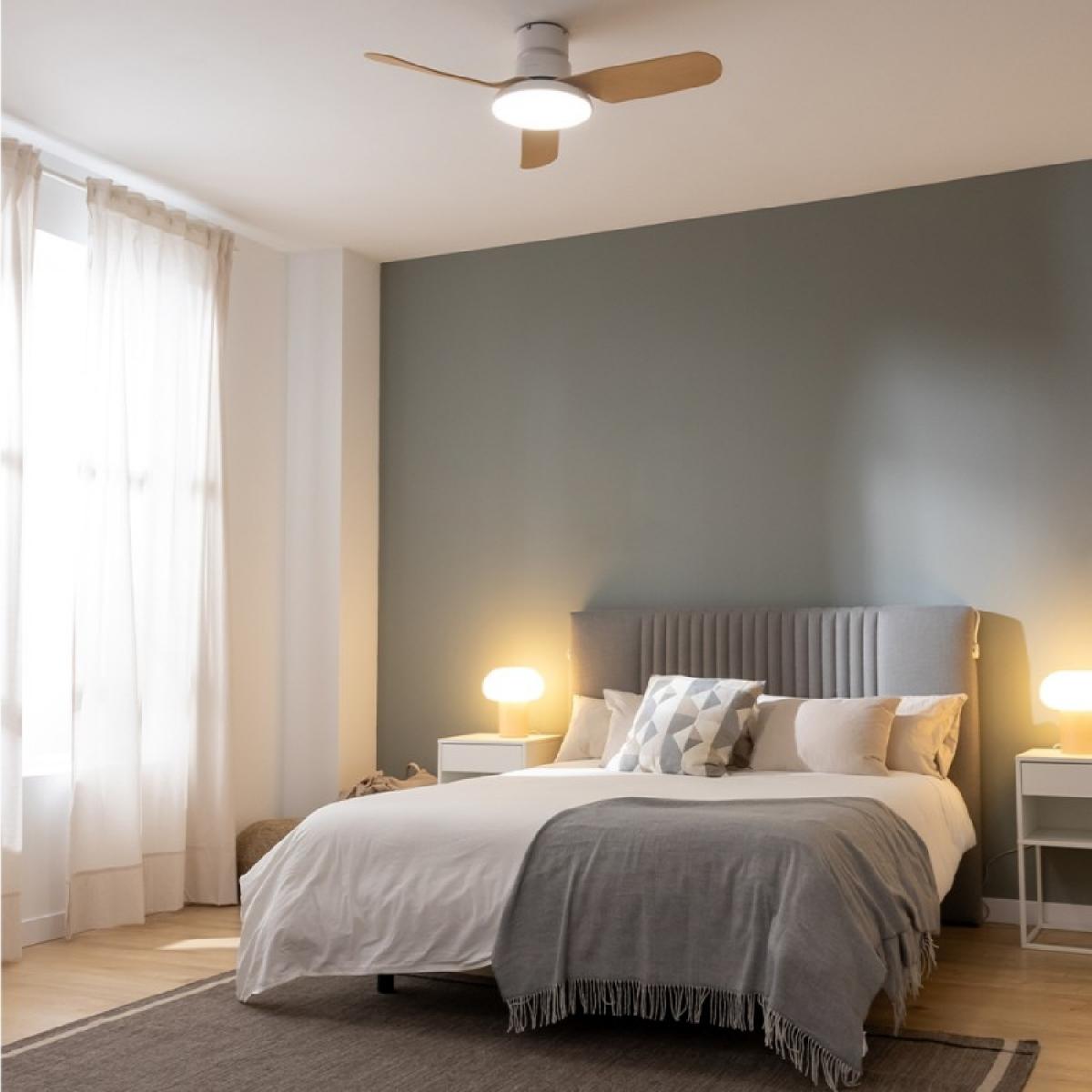 Cecotec Ventiladores de techo con luz EnergySilence Aero 5200 Light LightWood