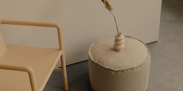 ¿Cómo decorar tu casa con cojines, cuadros, espejos y pufs?