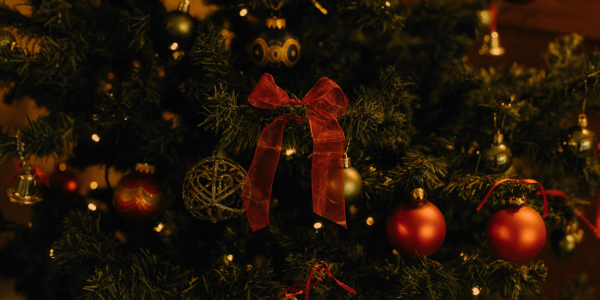 Cómo decorar tu árbol de Navidad como un profesional