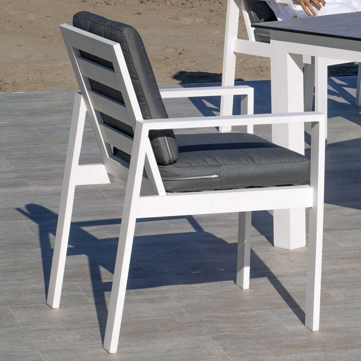 Conjunto jardín mesa y 8 sillas ZUFER