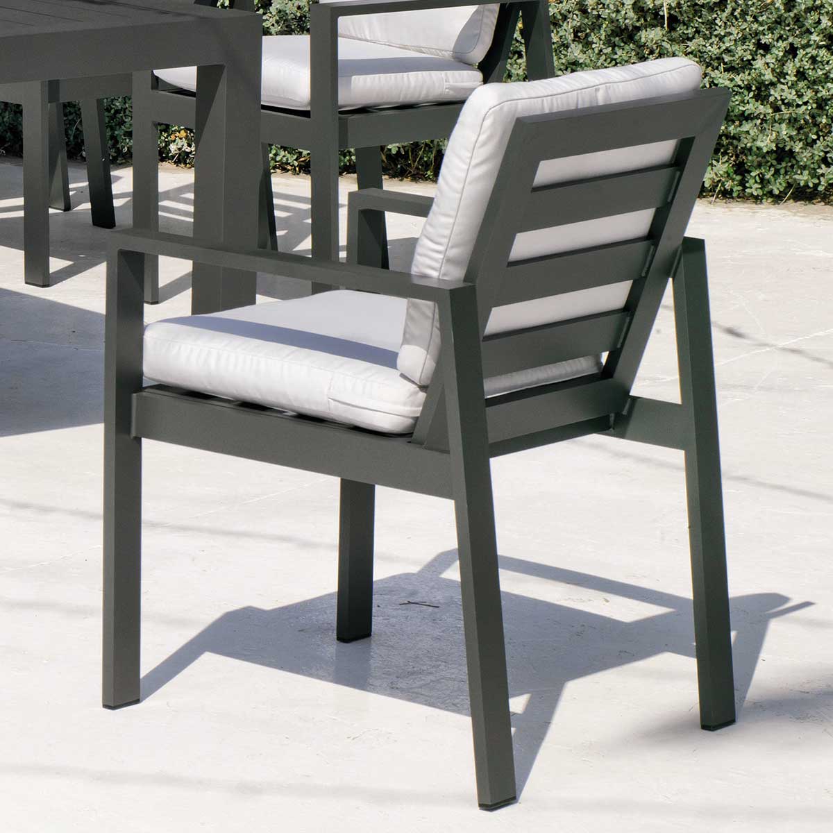 Conjunto de jardín mesa y 8 sillas ZUFER 