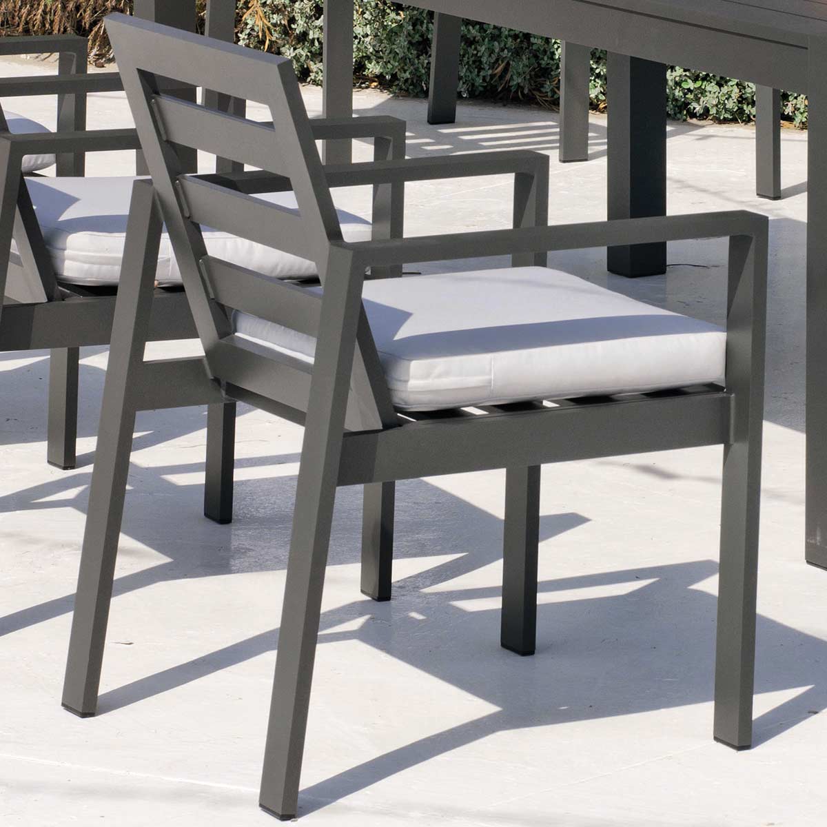 Conjunto de jardín mesa y 8 sillas ZUFER 