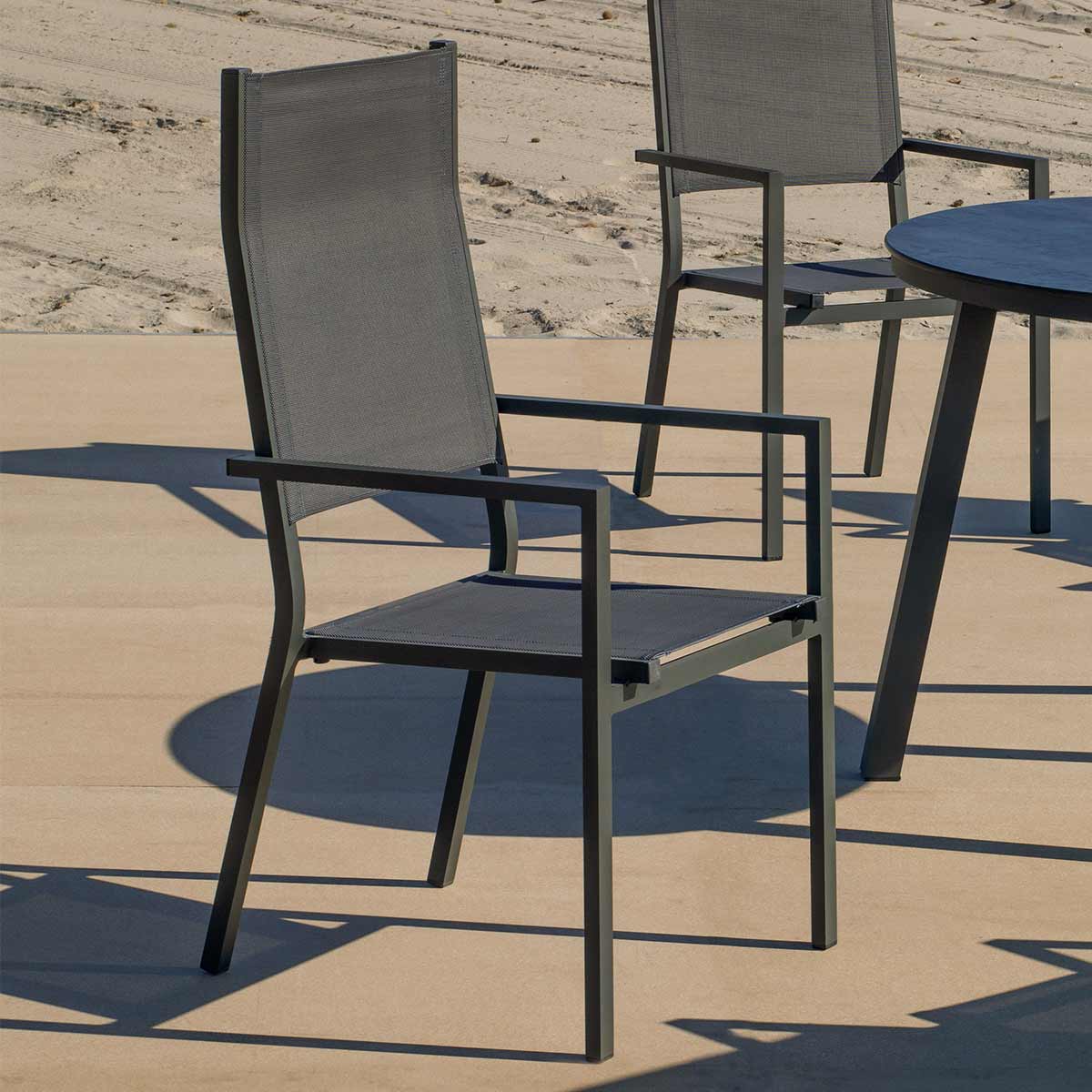 Conjunto jardín mesa y 4 sillas WONER 2