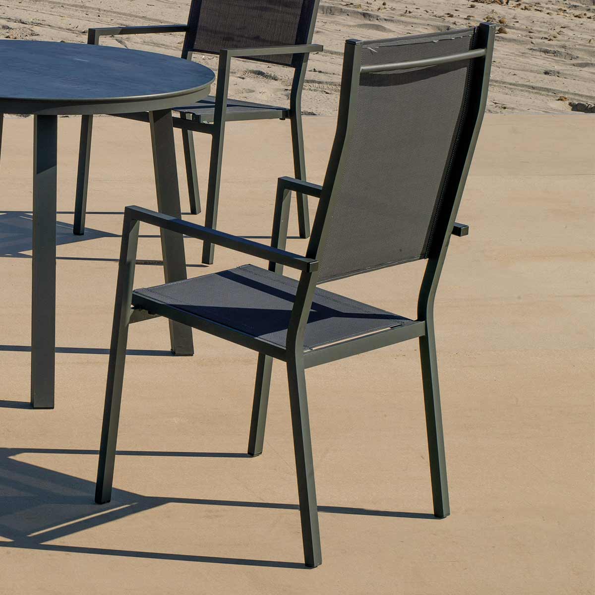 Conjunto jardín mesa y 4 sillas WONER 2