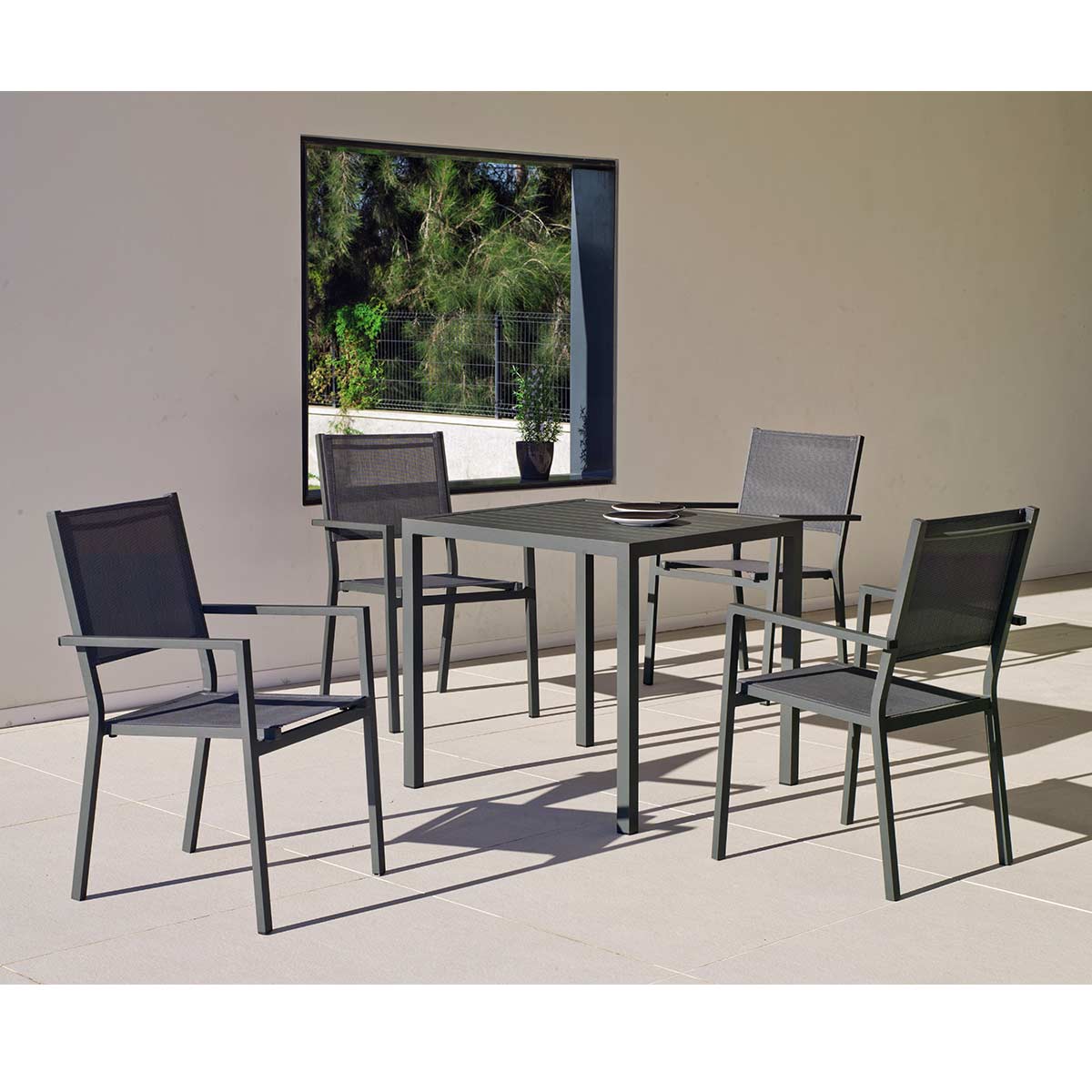 Conjunto jardín mesa y 4 sillas TELGAR 3