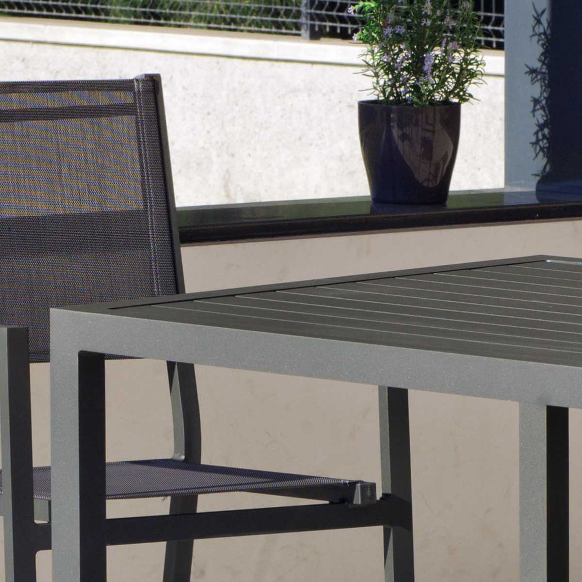 Conjunto jardín mesa y 4 sillas TELGAR 3