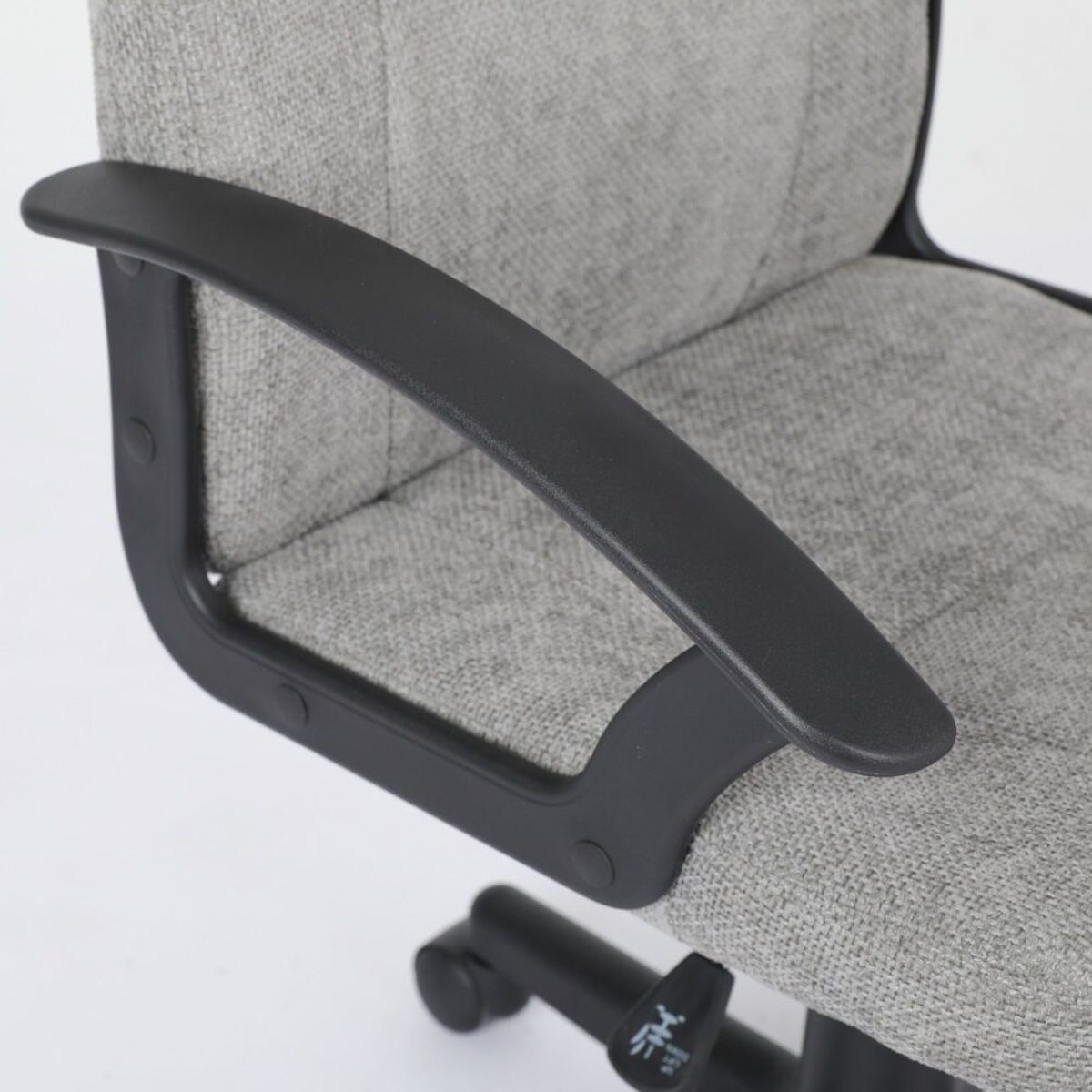 Silla oficina tela gris claro-estructura negra modelo HELA 