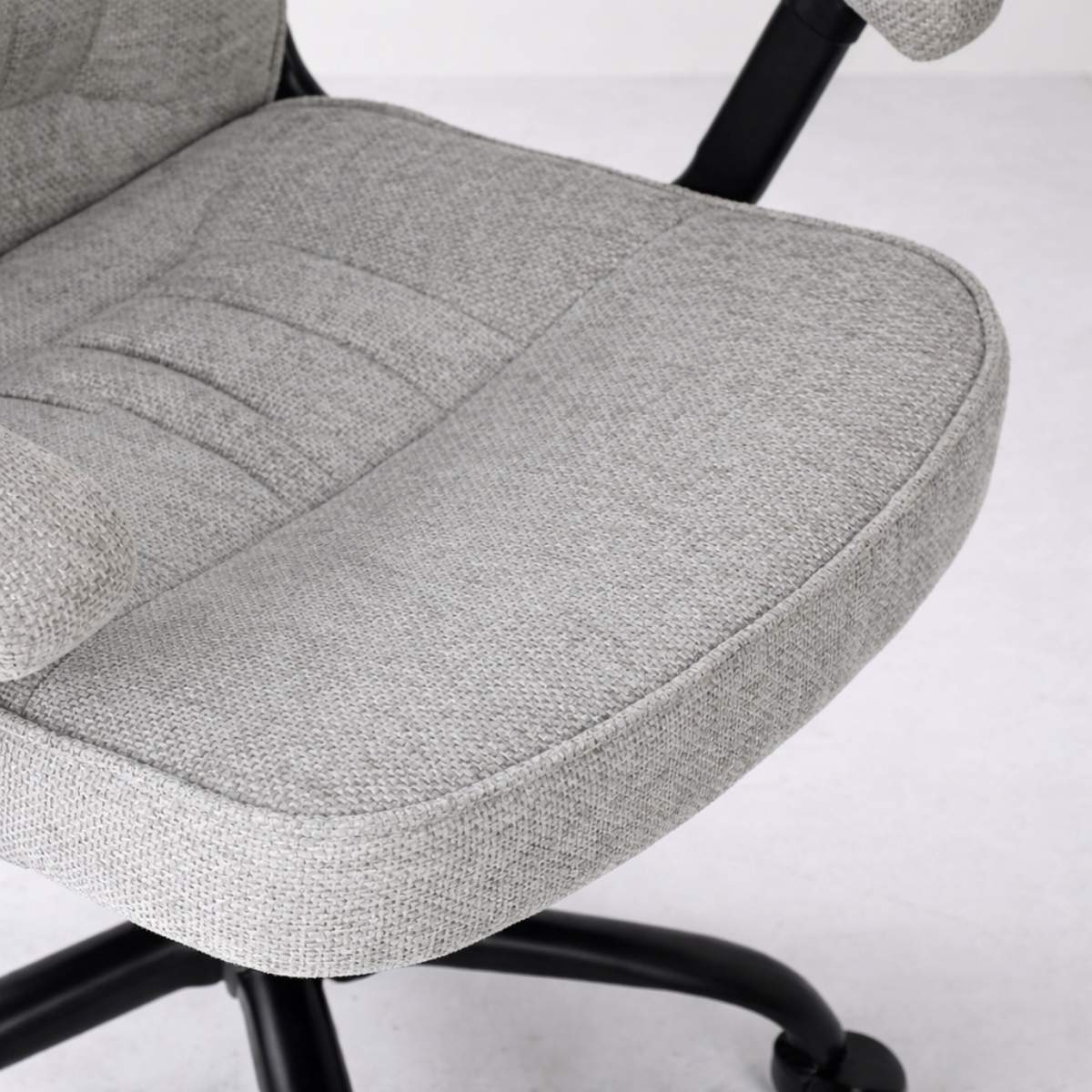 Silla oficina tela gris claro-estructura negra modelo ODIN 