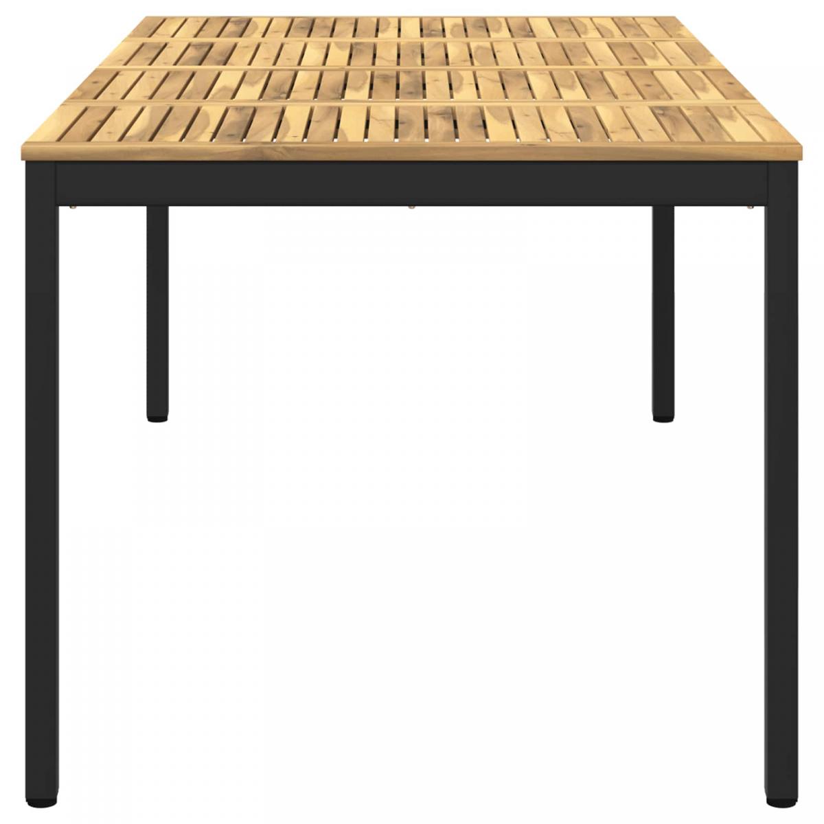 Mesa de cena de jardín