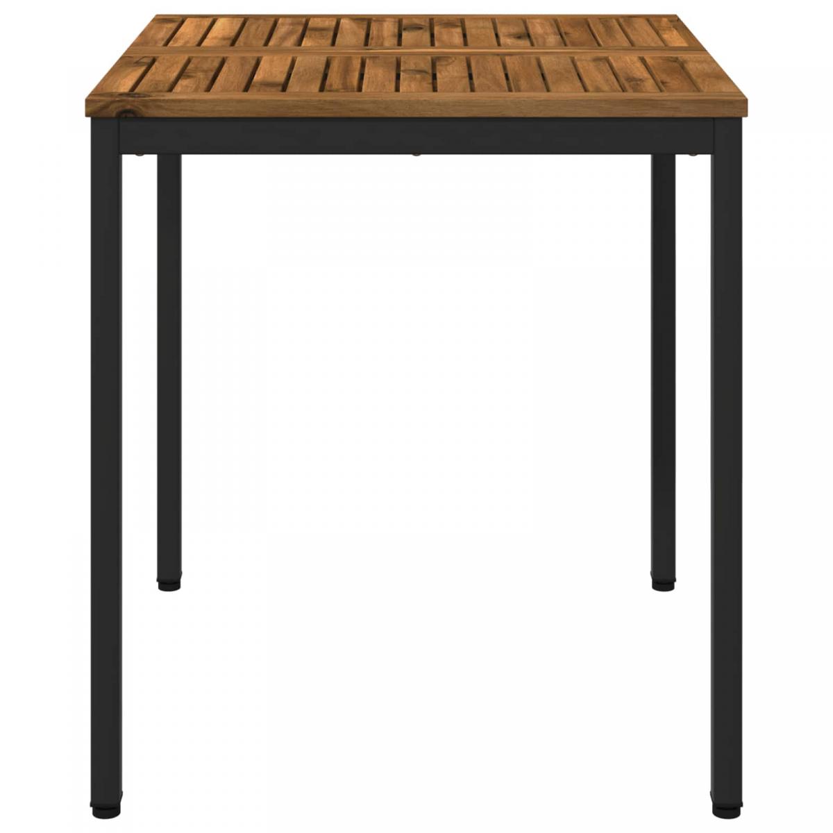 Mesa de cena de jardín