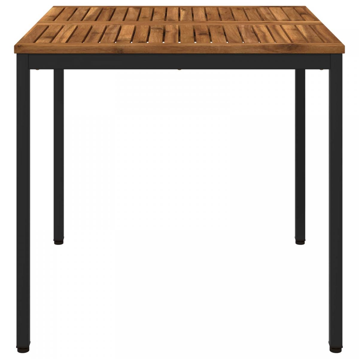 Mesa de cena de jardín