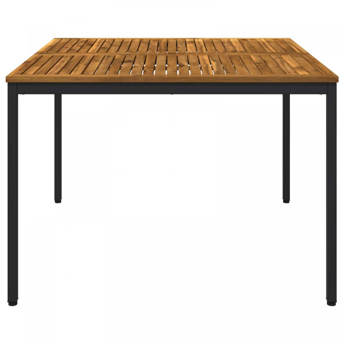 Mesa de cena de jardín