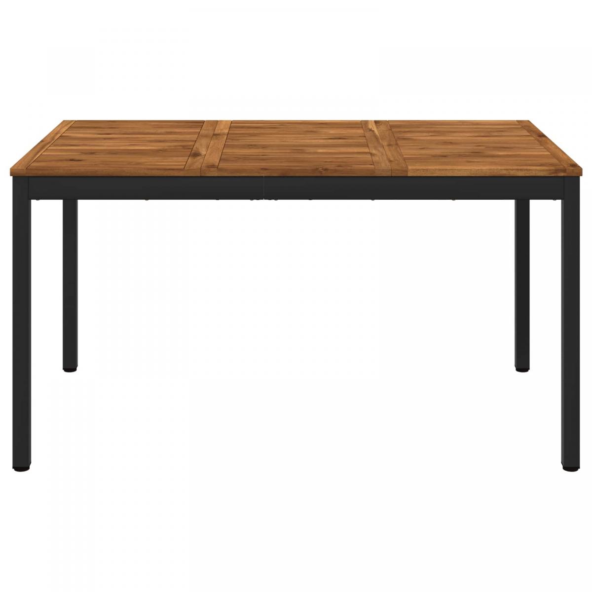 Mesa de cena de jardín
