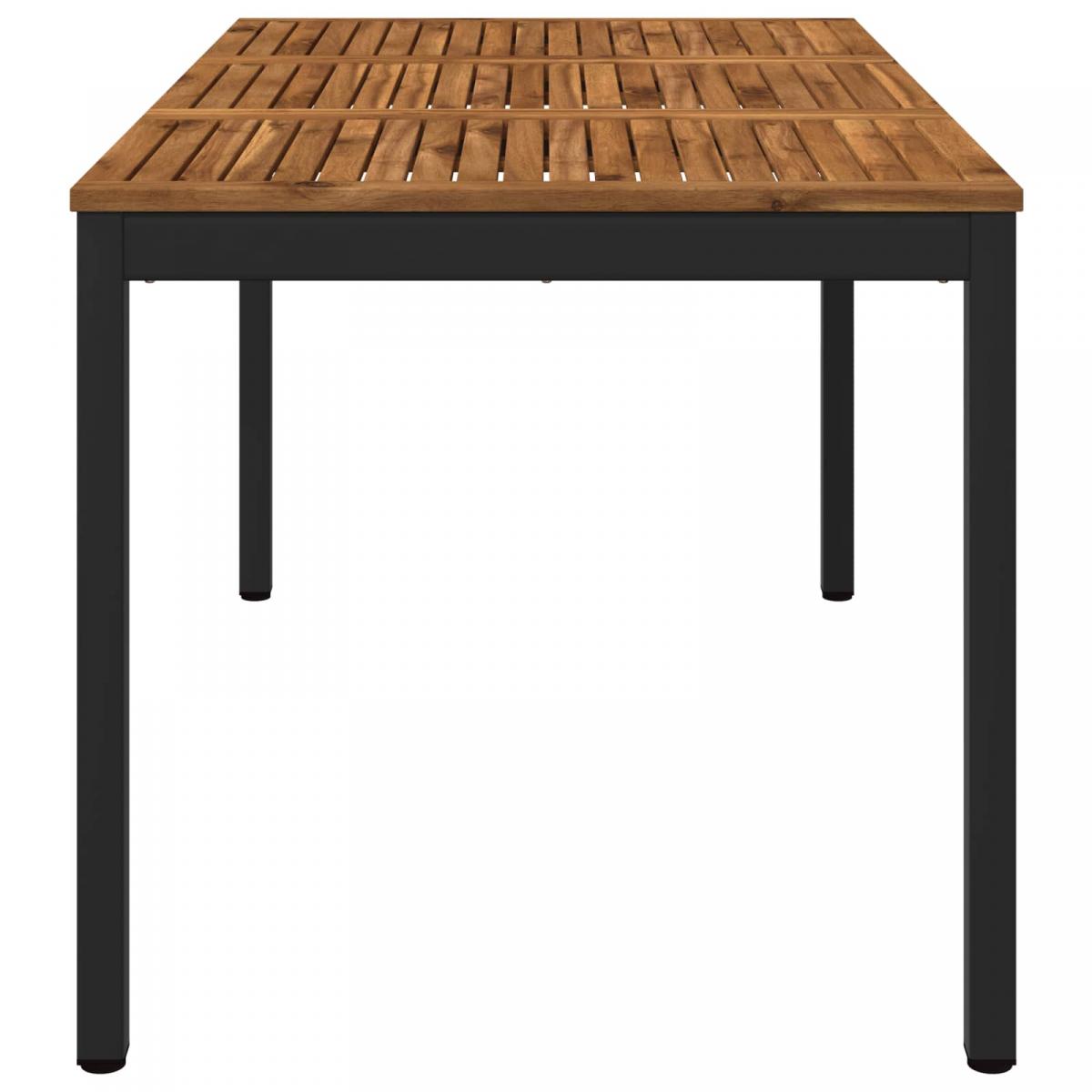 Mesa de cena de jardín