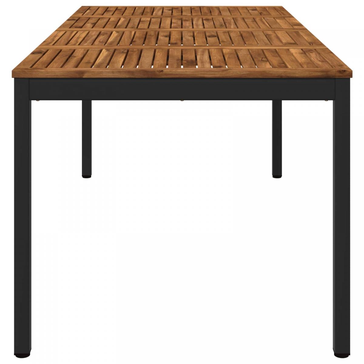 Mesa de cena de jardín