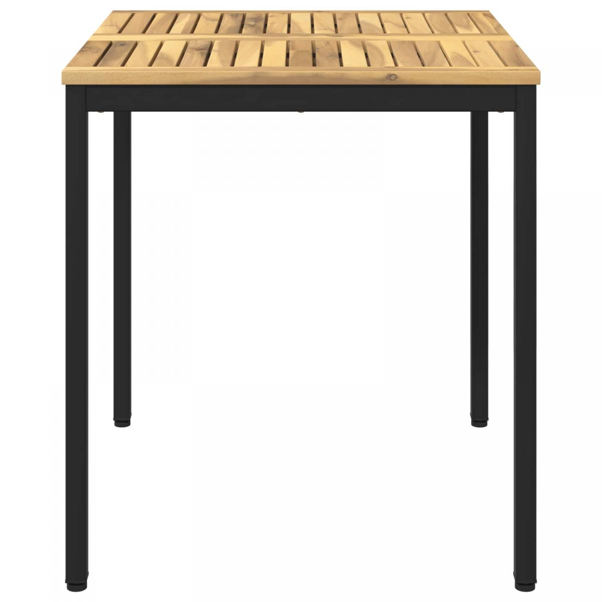 Mesa de cena de jardín