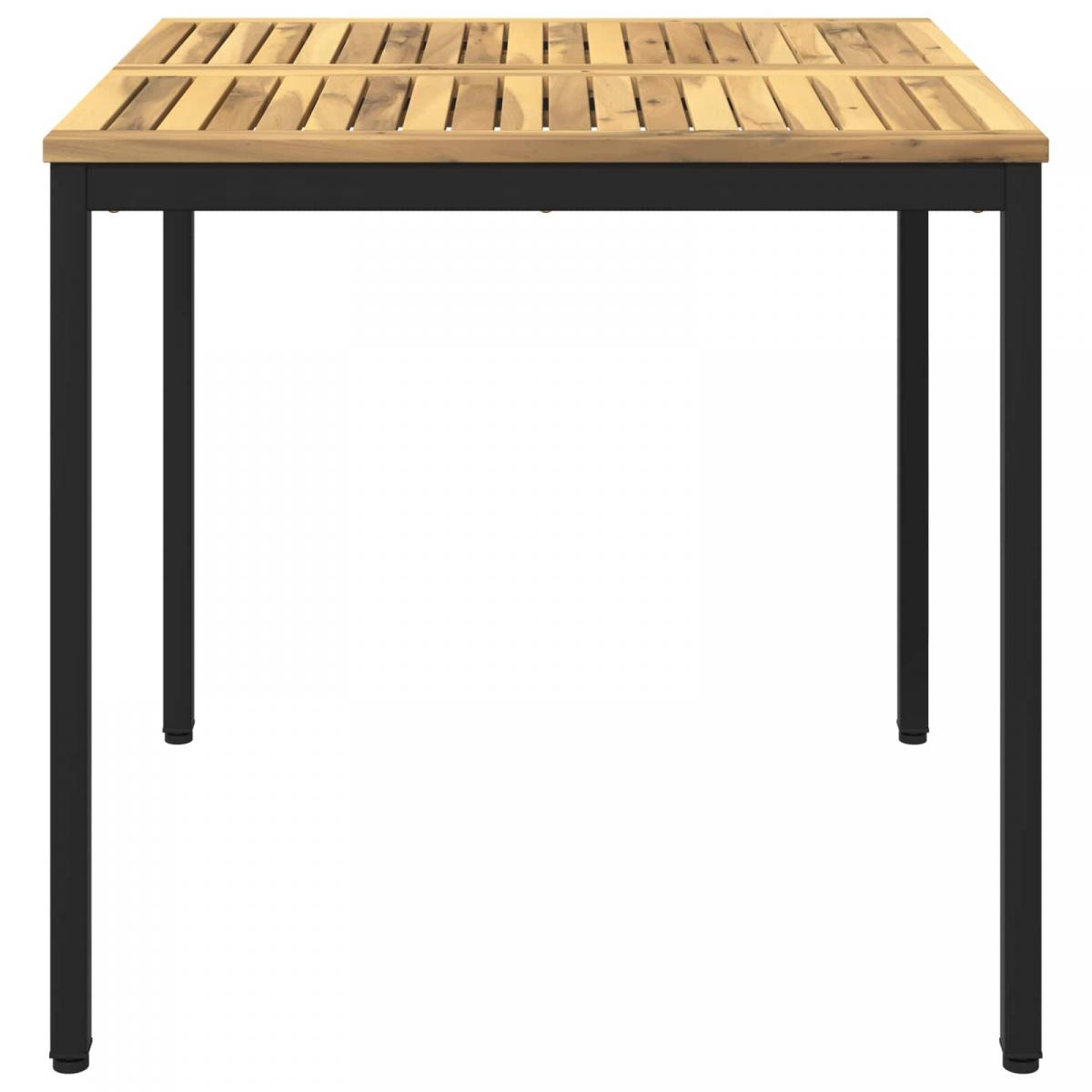 Mesa de cena de jardín