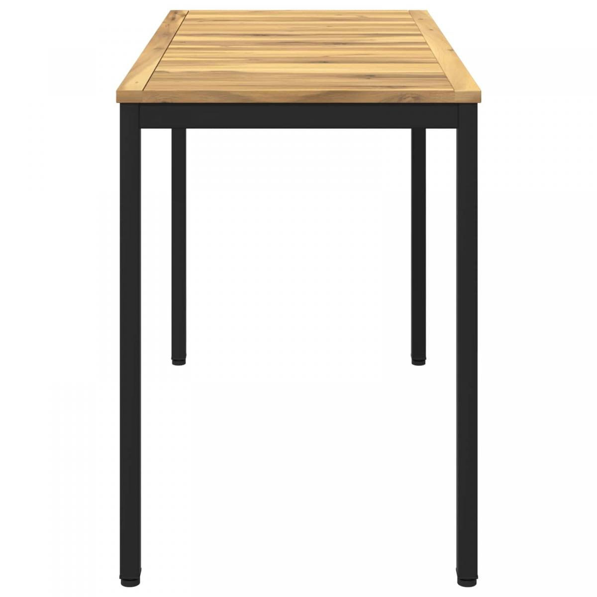 Mesa de cena de jardín