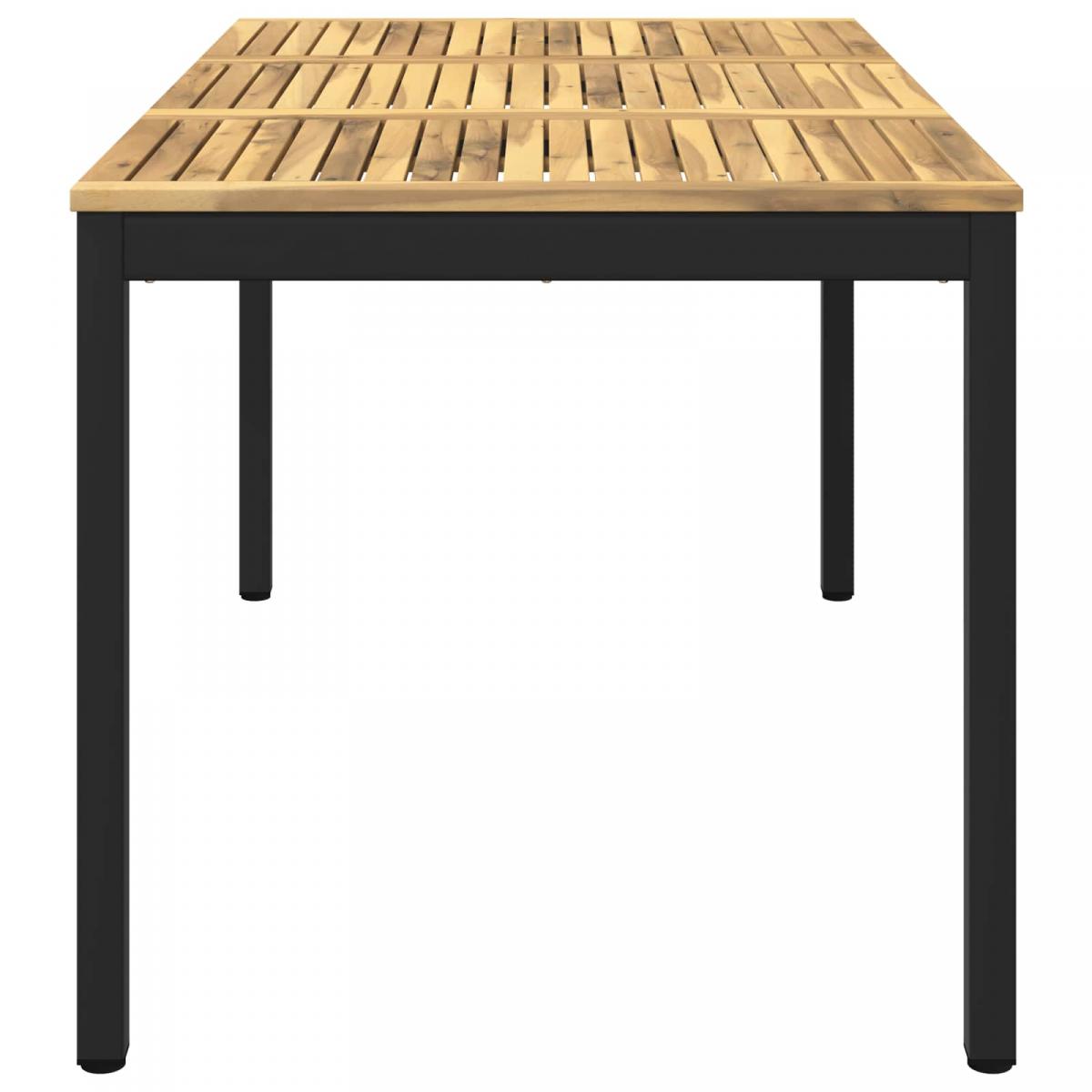 Mesa de cena de jardín