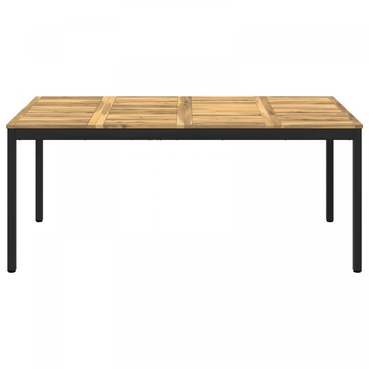 Mesa de cena de jardín