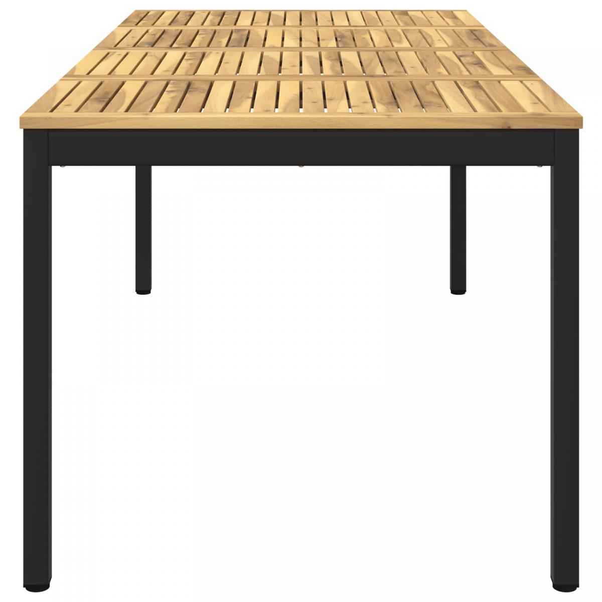 Mesa de cena de jardín